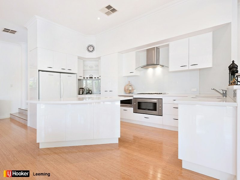 14 Carpenter Rise, Bull Creek WA 6149