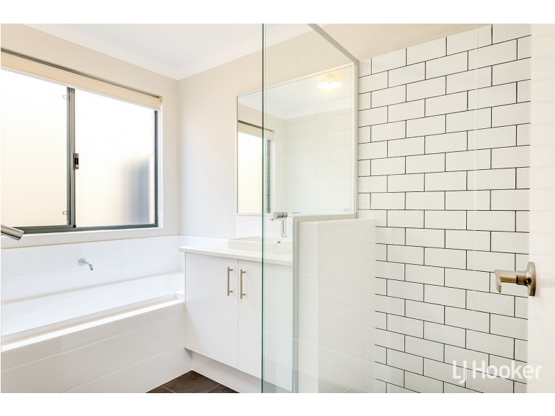 112 Woolcoot Road, Wellard WA 6170