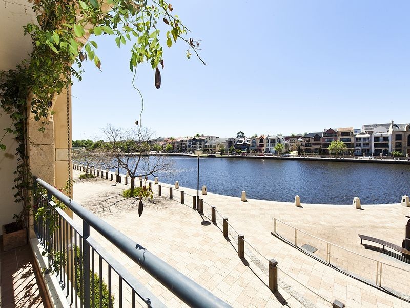2/20 Royal Street, East Perth WA 6004