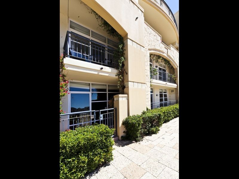 2/20 Royal Street, East Perth WA 6004