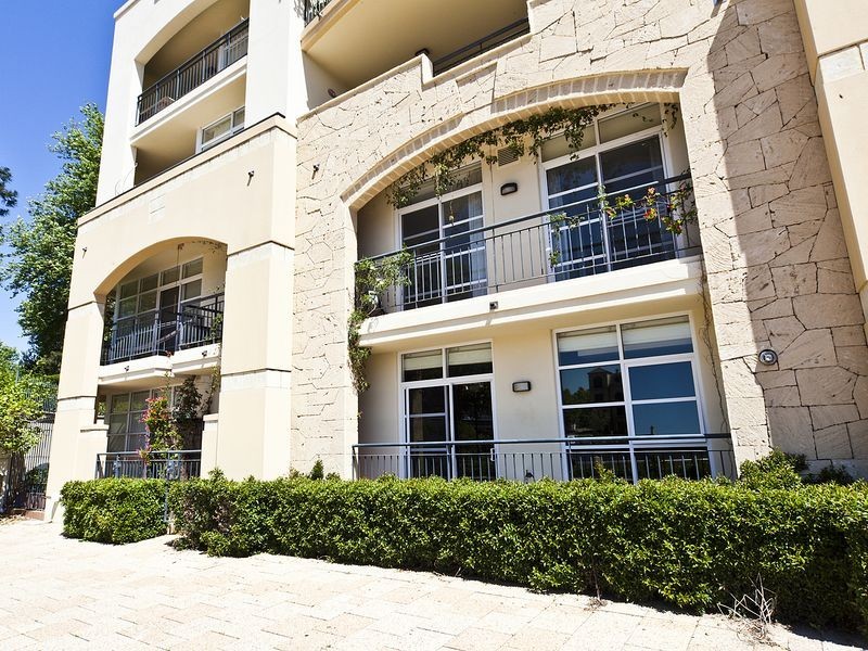 2/20 Royal Street, East Perth WA 6004