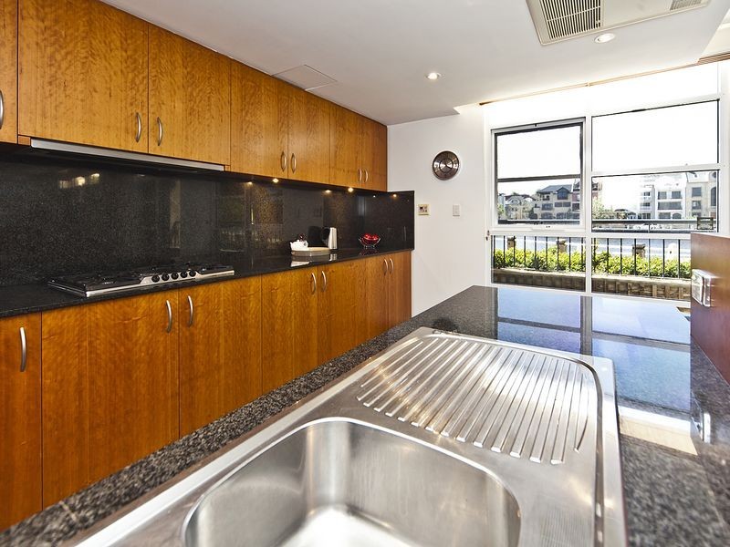 2/20 Royal Street, East Perth WA 6004