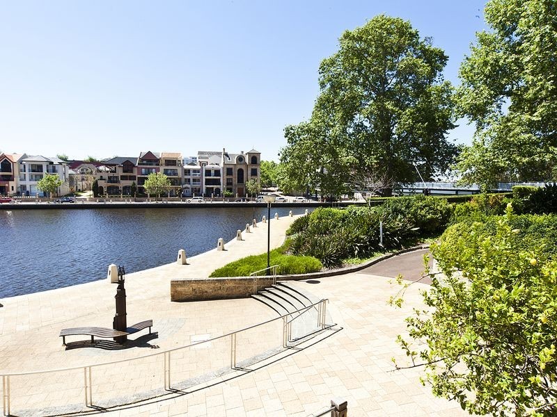 2/20 Royal Street, East Perth WA 6004