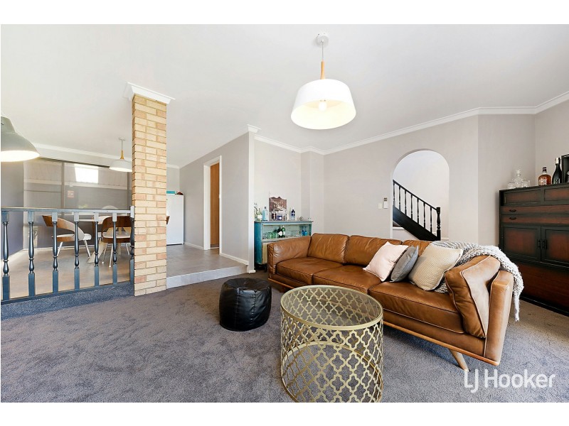60 Merrifield Circle, Leeming WA 6149