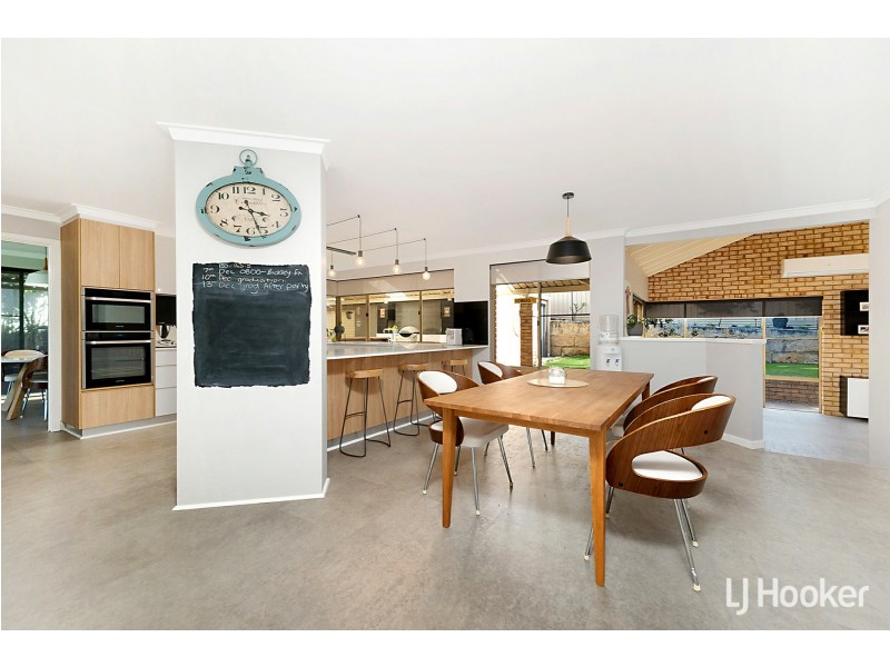 60 Merrifield Circle, Leeming WA 6149