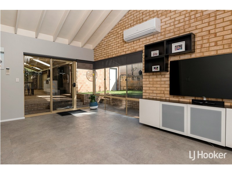 60 Merrifield Circle, Leeming WA 6149
