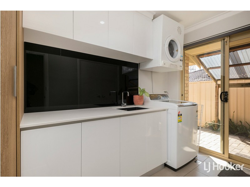 60 Merrifield Circle, Leeming WA 6149