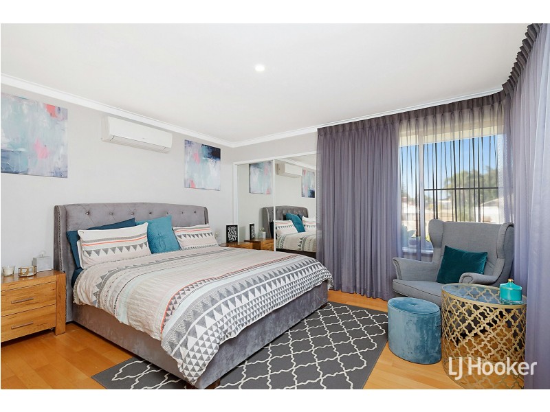 60 Merrifield Circle, Leeming WA 6149