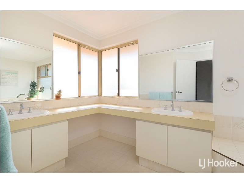 60 Merrifield Circle, Leeming WA 6149