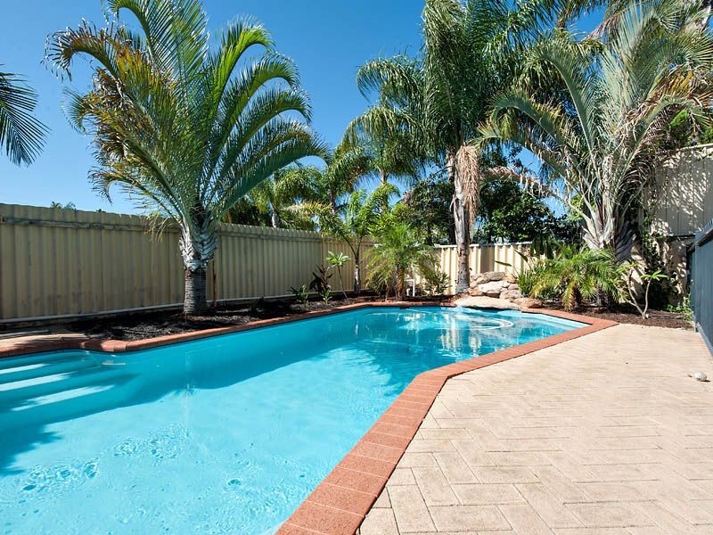 7 Sellen Court, Leeming WA 6149