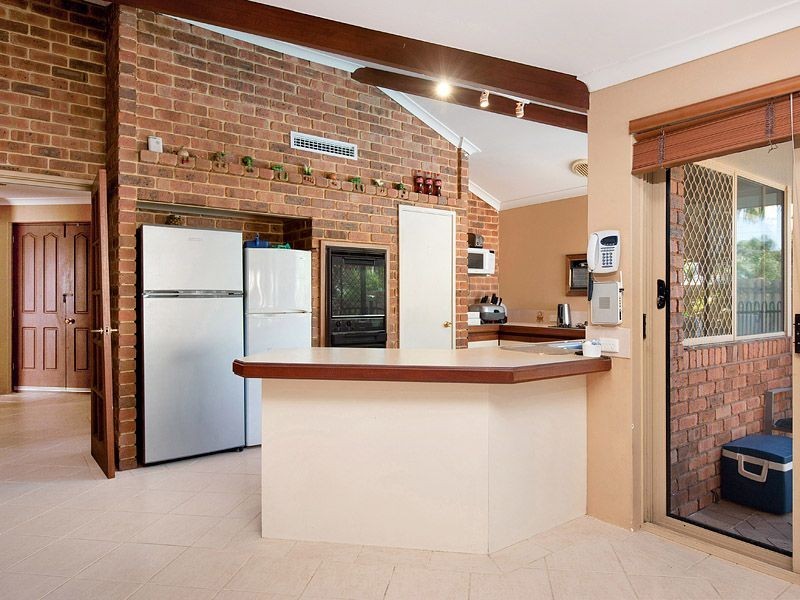 7 Sellen Court, Leeming WA 6149