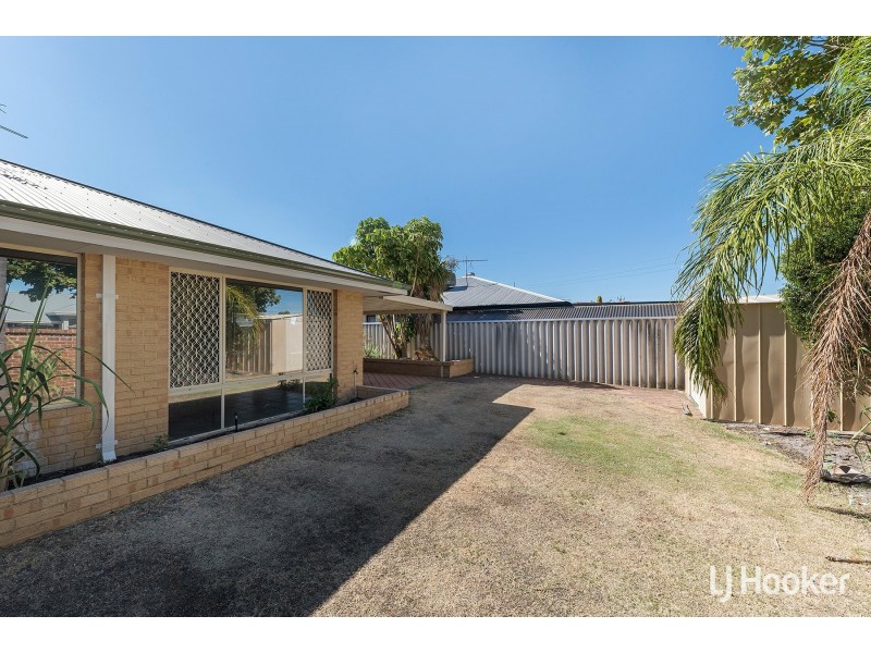 9 Ironwood Court, Thornlie WA 6108