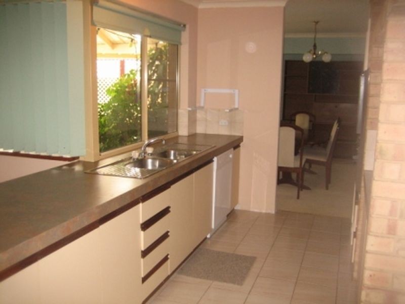 4 Heatherlea Parkway, Leeming WA 6149