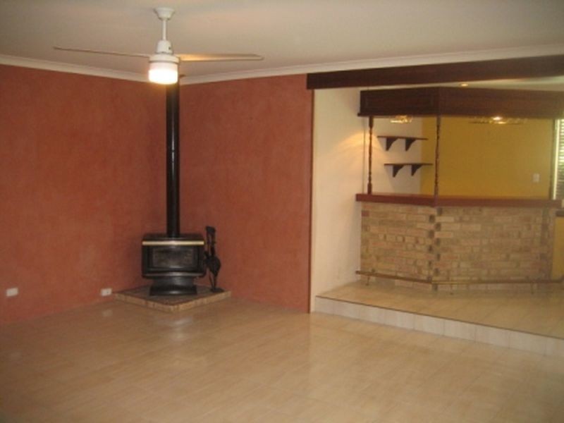 4 Heatherlea Parkway, Leeming WA 6149