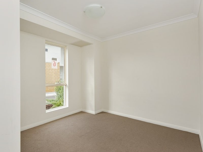 2/25 Southwell Crescent, Hamilton Hill WA 6163