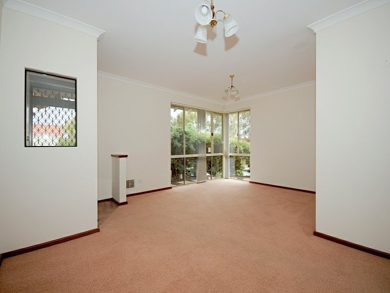 1A Cluelow Rise, Leeming WA 6149