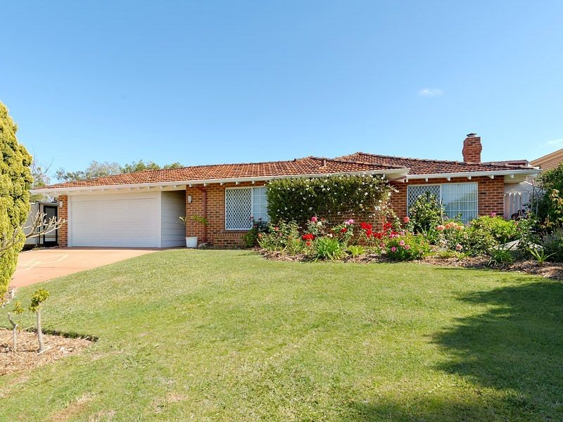 36 McGuiness Drive, Leeming WA 6149