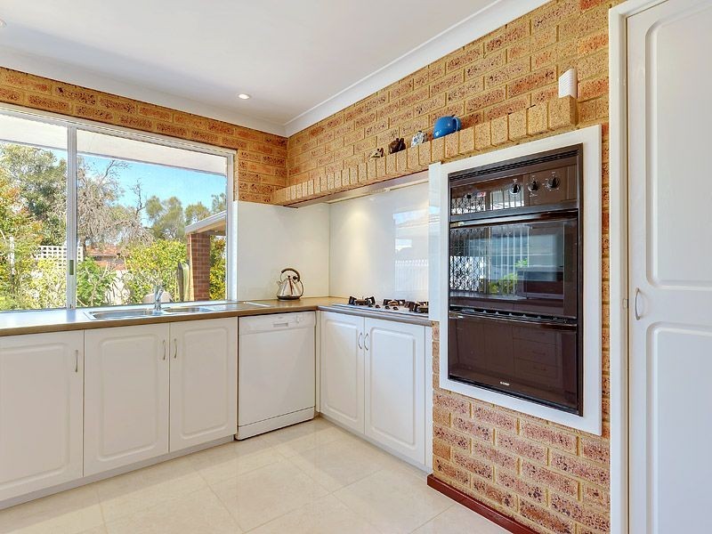 36 McGuiness Drive, Leeming WA 6149