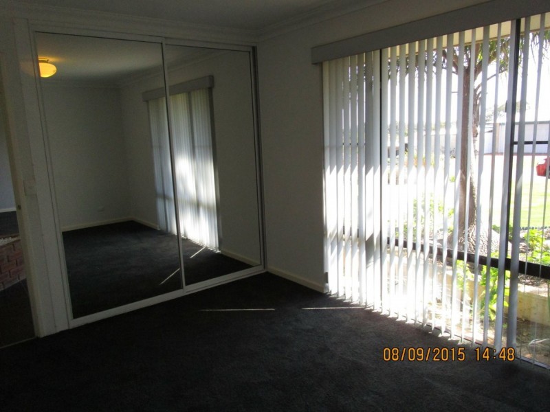 8 Gilchrist Avenue, Bibra Lake WA 6163