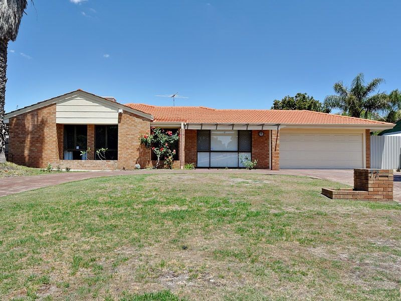 77 Gracechurch Crescent, Leeming WA 6149