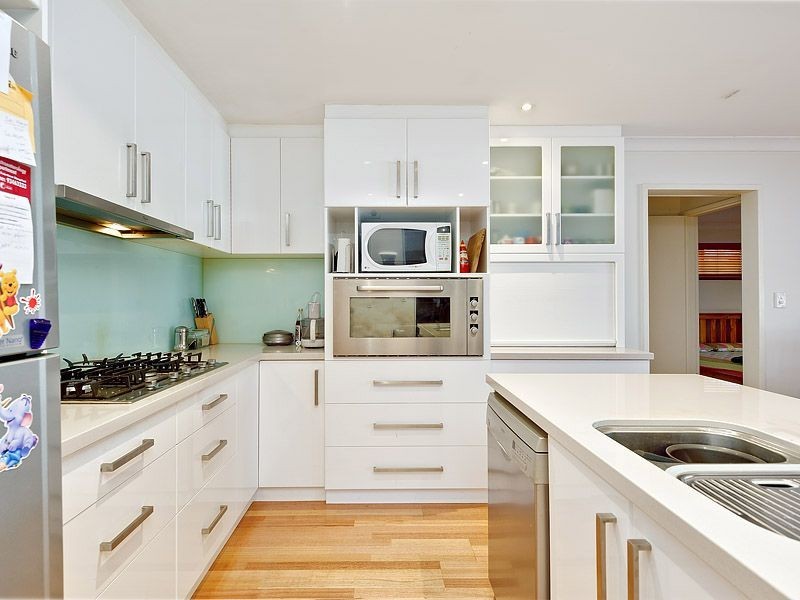 77 Gracechurch Crescent, Leeming WA 6149