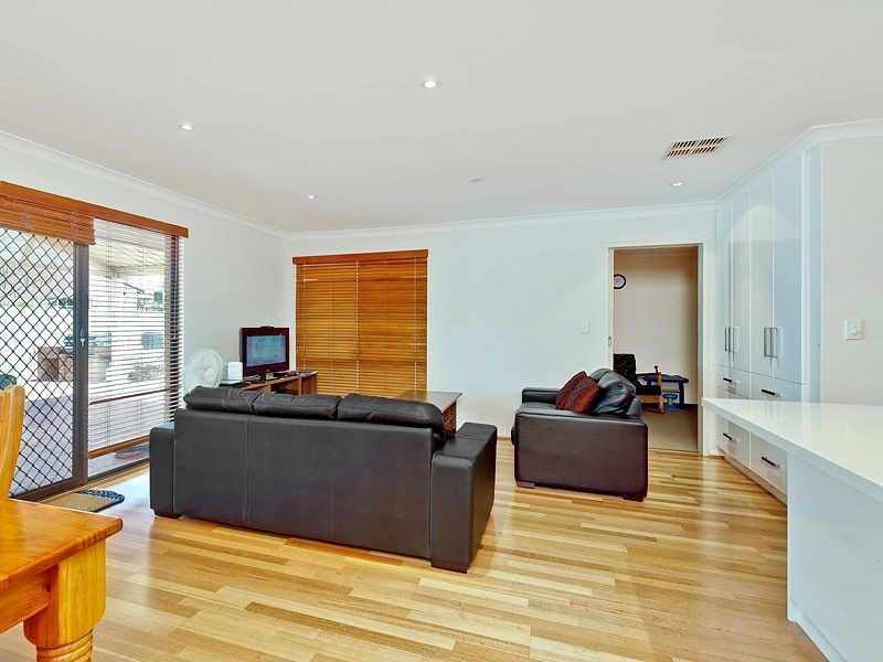 77 Gracechurch Crescent, Leeming WA 6149
