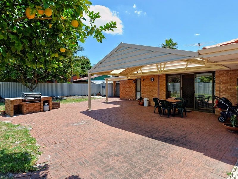 77 Gracechurch Crescent, Leeming WA 6149