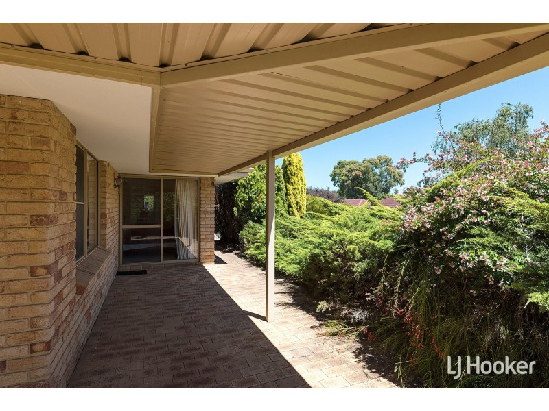 2 Leahy Court, Leeming WA 6149