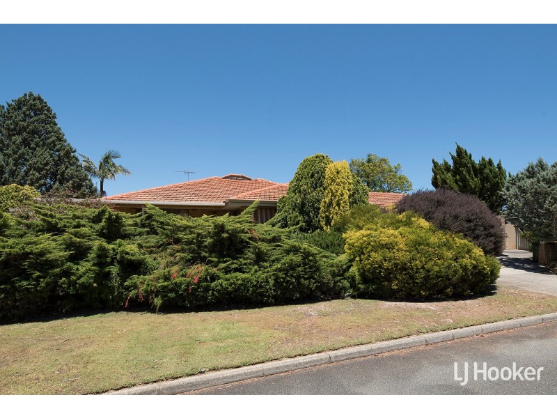 2 Leahy Court, Leeming WA 6149