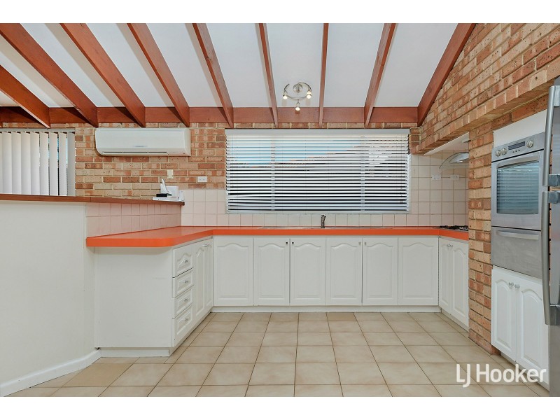 17 Calley Drive, Leeming WA 6149