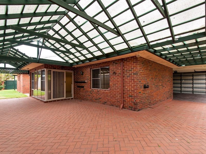 1 Brandwood Gardens, Leeming WA 6149