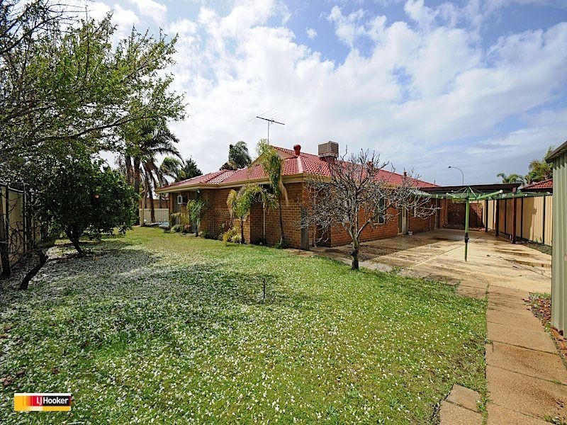 4 Daly Court, Leeming WA 6149