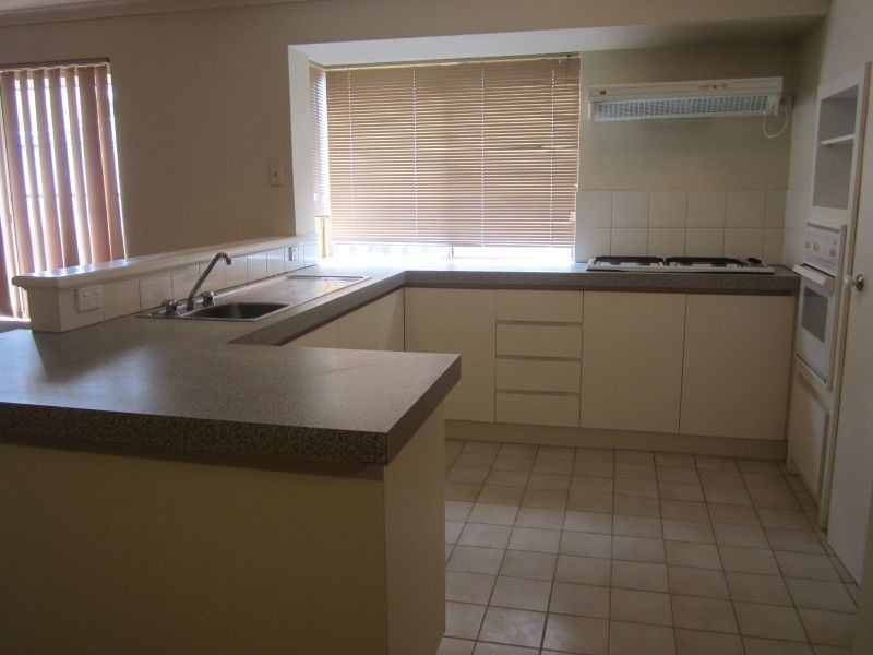 27 Burdett Retreat, Murdoch WA 6150