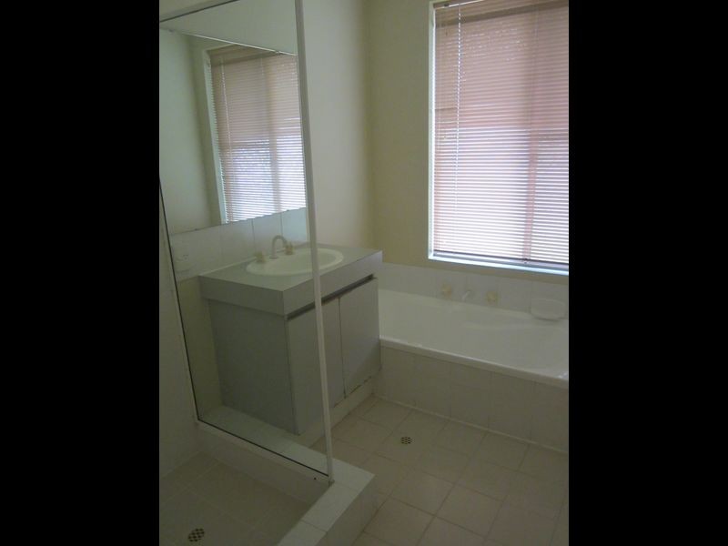 27 Burdett Retreat, Murdoch WA 6150