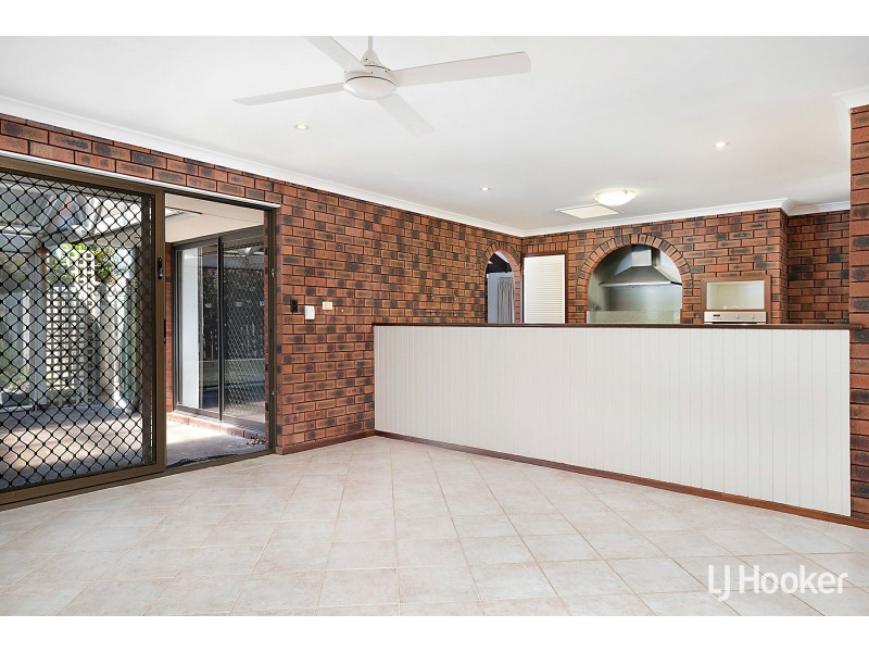 8 Greenham Place, Bibra Lake WA 6163