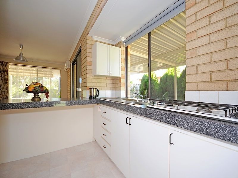 10 Lessar Place, Parkwood WA 6147