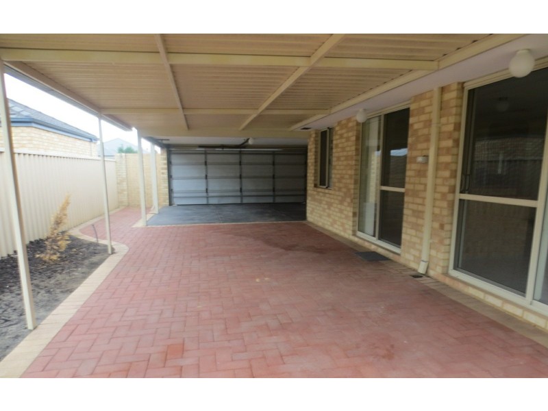 9 Windchime Terrace, Atwell WA 6164