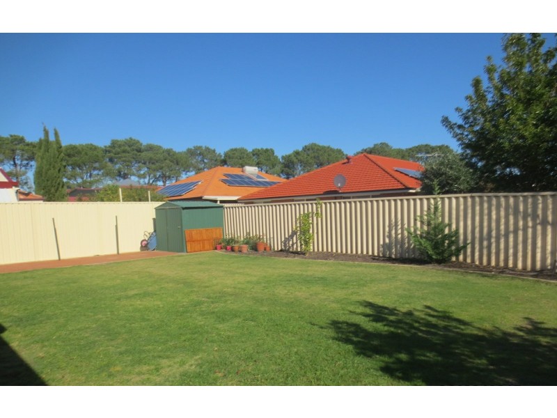 9 Windchime Terrace, Atwell WA 6164