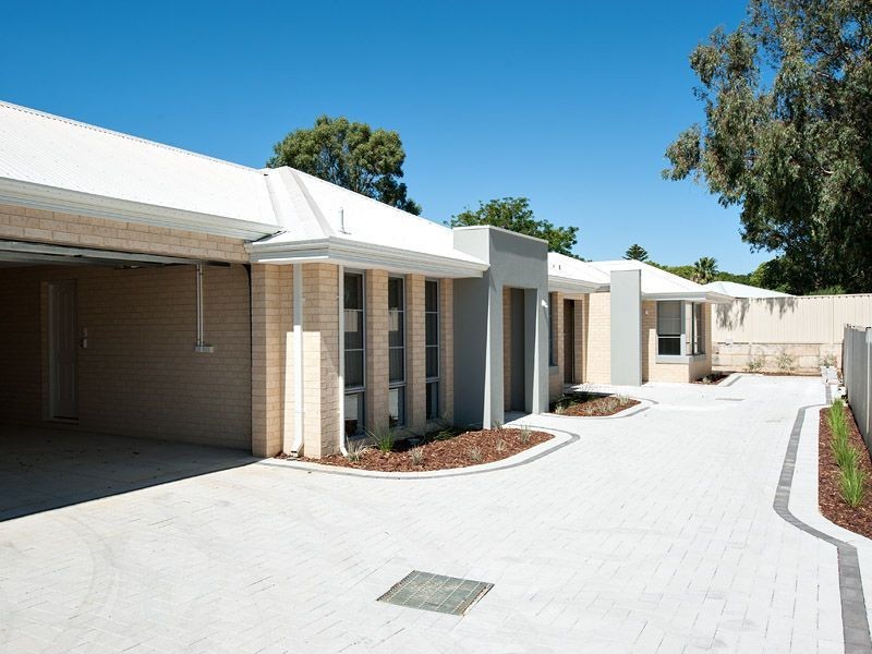 1/17 Robin Hood Avenue, Armadale WA 6112