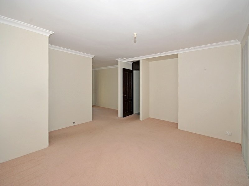 16 Jefferies Way, Leeming WA 6149