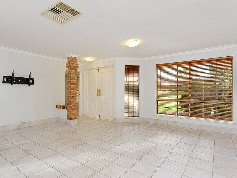 89 Bolderwood Drive, South Lake WA 6164