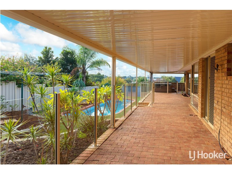 37 Merrifield Circle, Leeming WA 6149