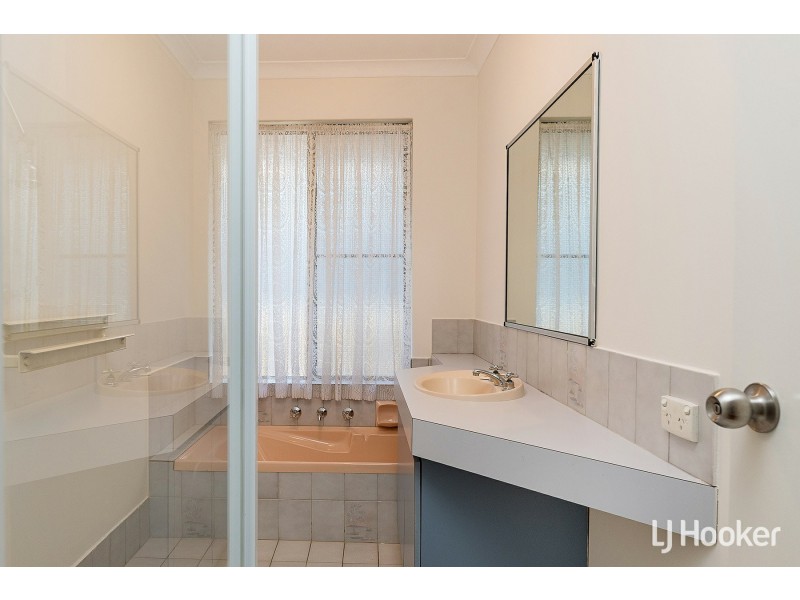 37 Merrifield Circle, Leeming WA 6149