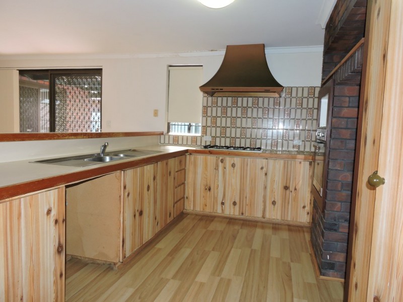 38 Nicholls Crescent, Bull Creek WA 6149