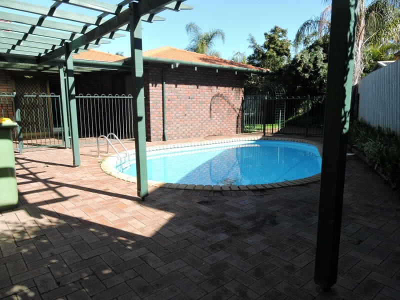 38 Nicholls Crescent, Bull Creek WA 6149