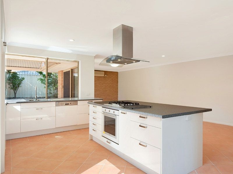 16 Bulrush Drive, Bibra Lake WA 6163