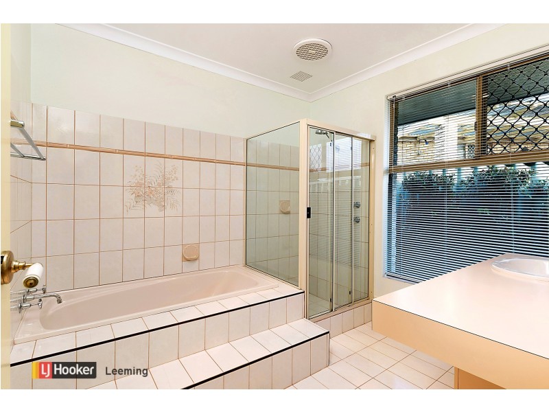 10 Tree Haven Vista, Leeming WA 6149