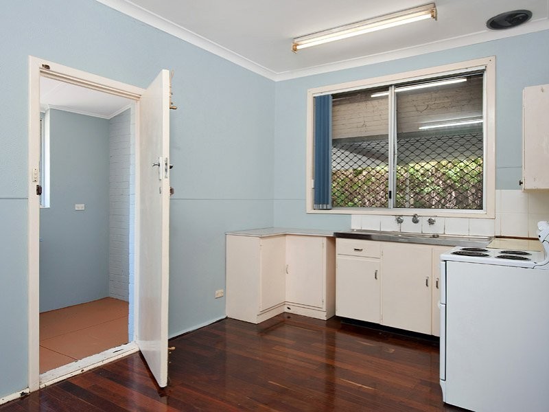 5 Rosalind Way, Coolbellup WA 6163