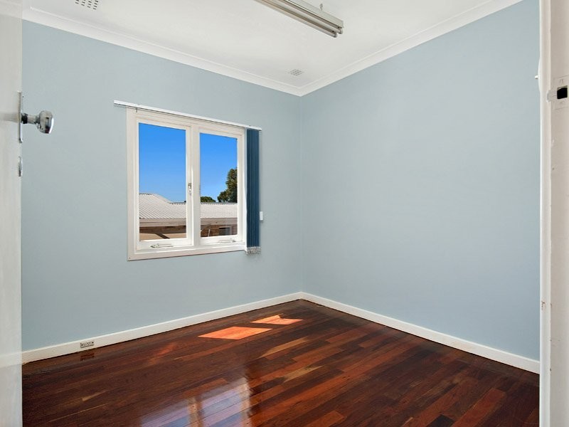 5 Rosalind Way, Coolbellup WA 6163