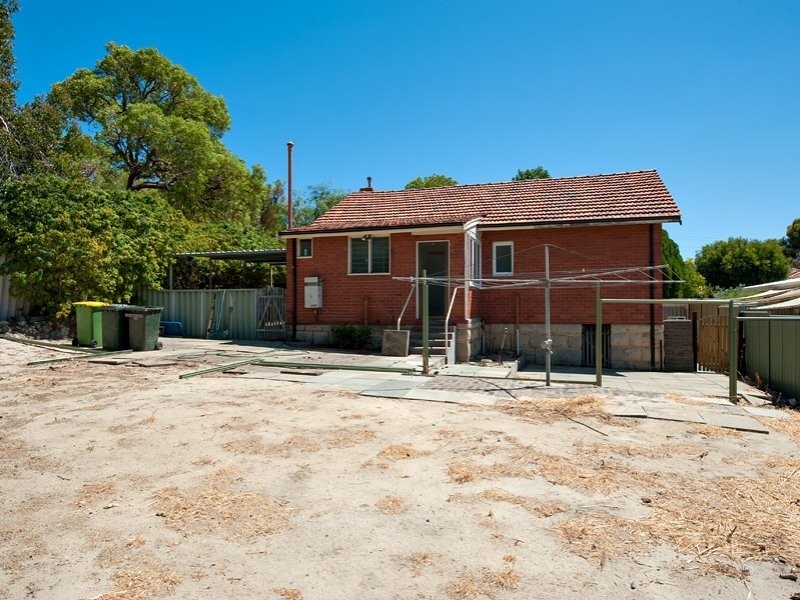 5 Rosalind Way, Coolbellup WA 6163
